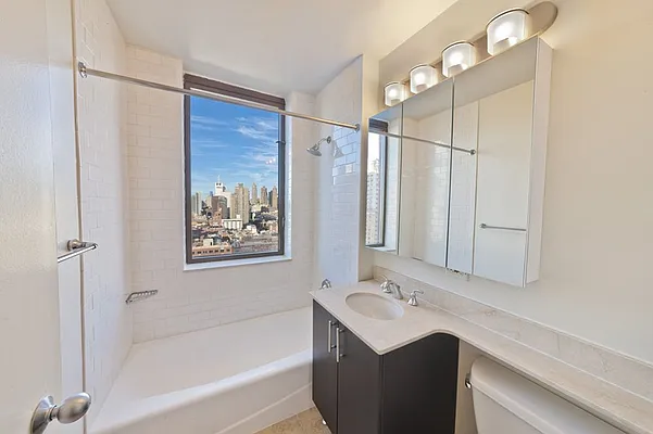 Studio, 1 bath, $4,900, Unit 33H
