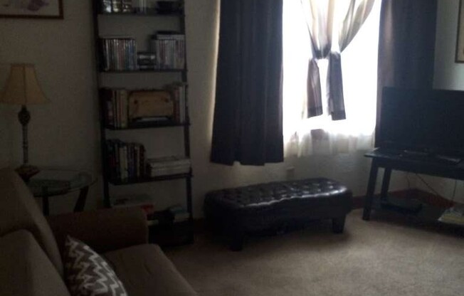 1 bed, 1 bath, $795, Unit # #D