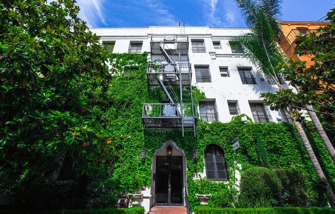 Studio, 1 bath, 500 sqft, $1,425, Unit 735-403