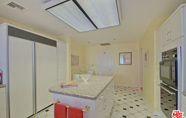2 beds, 3 baths, 2,445 sqft, $12,000, Unit 1001