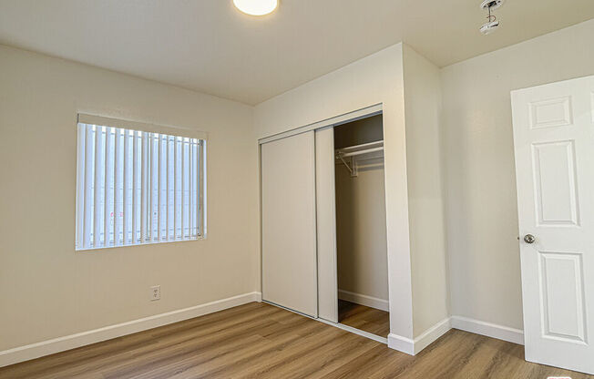 1555 W 204 ST