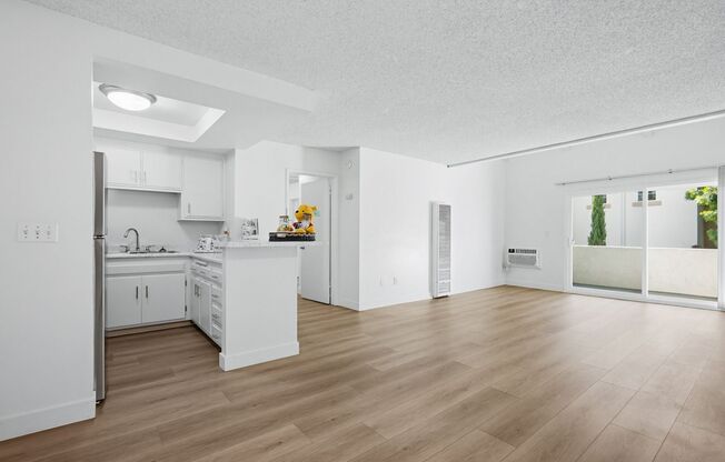 2 beds, 2 baths, 1,044 sqft, $2,895, Unit 204