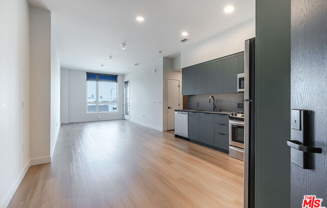 2 beds, 2 baths, 1,004 sqft, $5,395, Unit 732