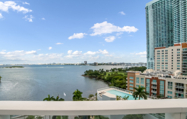 2020 N Bayshore Dr
