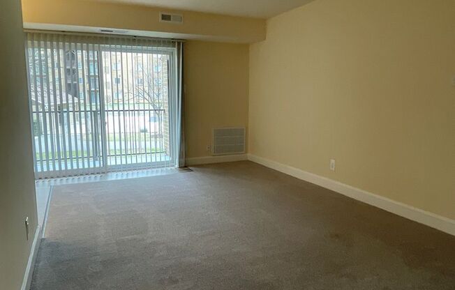 3 beds, 2 baths, 1,152 sqft, $2,350, Unit 14225 #103