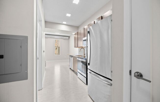 Studio, 1 bath, 460 sqft, $999, Unit 403