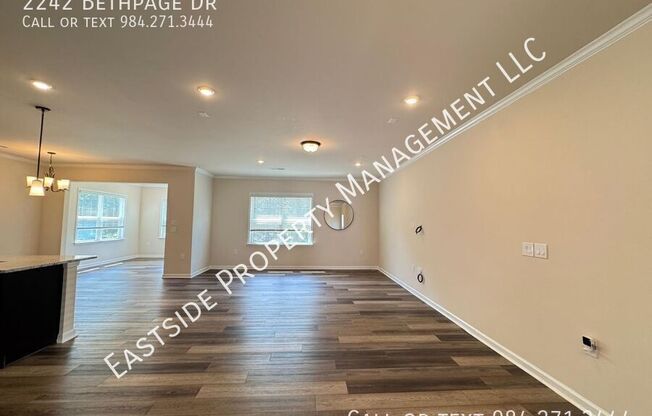 2242 BETHPAGE DR