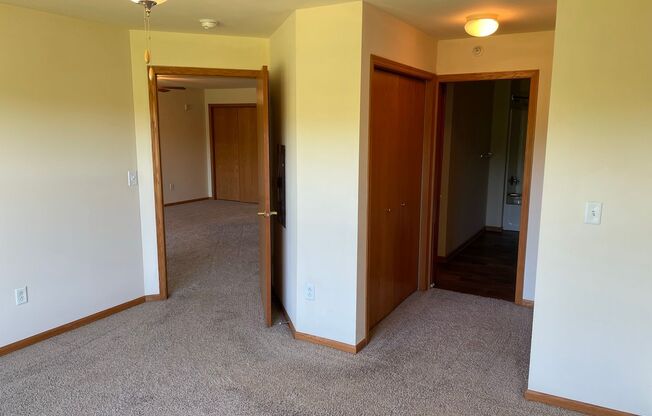 1 bed, 1 bath, 805 sqft, $1,465, Unit 927-206