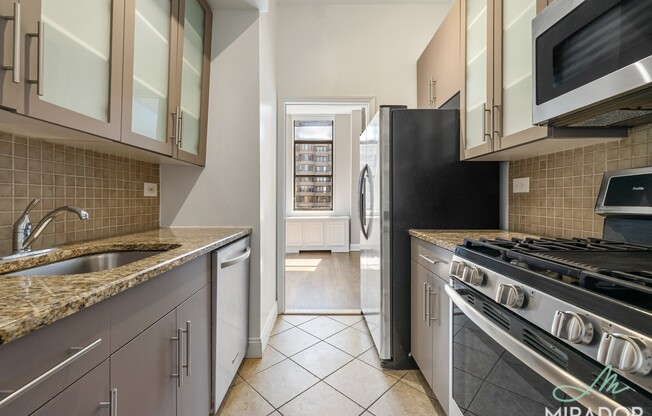 2 beds, 1.5 baths, $6,500, Unit 37C