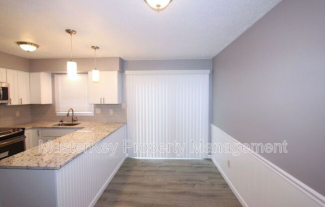 1242 DONALDSON CT