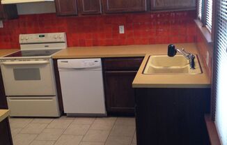 3 beds, 1 bath, $1,200, Unit Laramie 1732 #1