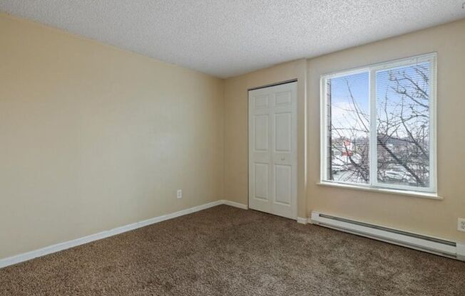 3 beds, 2 baths, 1,115 sqft, $1,345