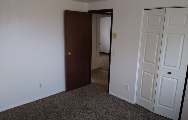 3 beds, 1 bath, $1,175