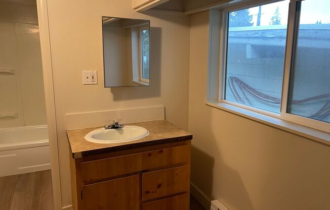 2 beds, 1 bath, $2,250