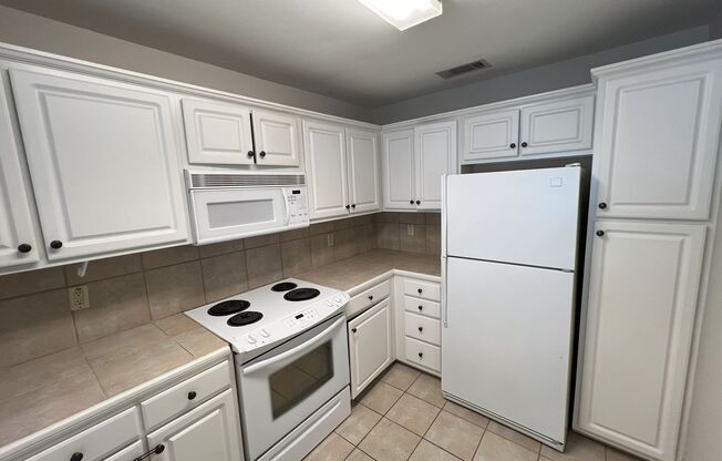 3 beds, 2 baths, $1,395