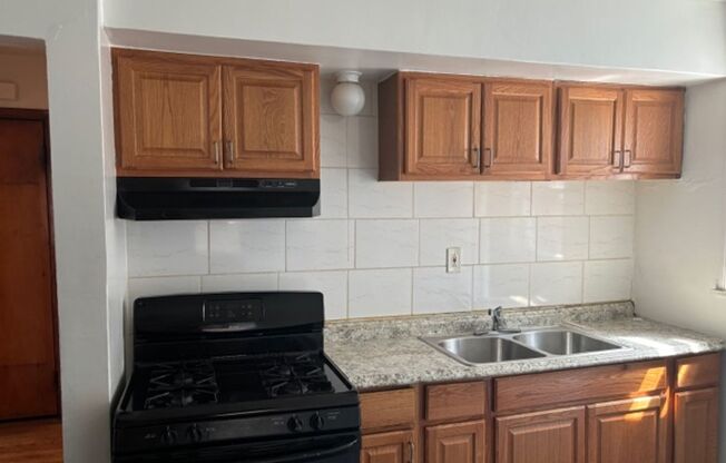 2 beds, 1 bath, $1,209