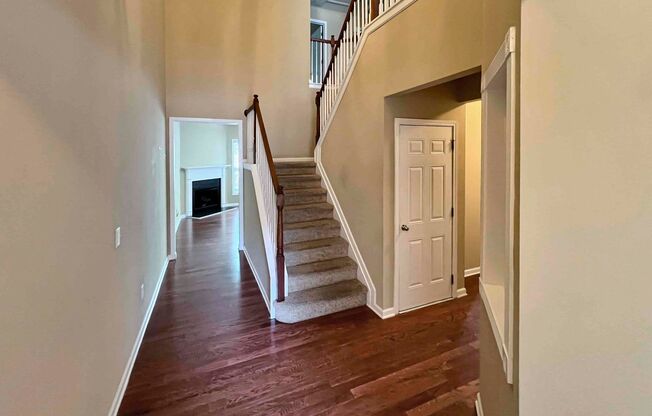 Fabulous 3 BR/2.5 BA Townhome in Marietta!