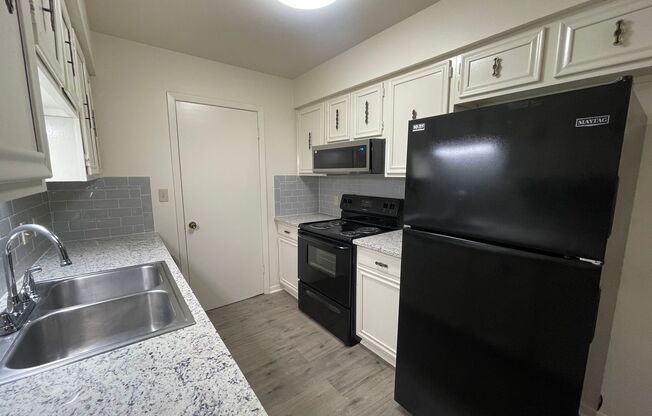 3 beds, 2 baths, $1,650