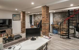 266 W 25 ST