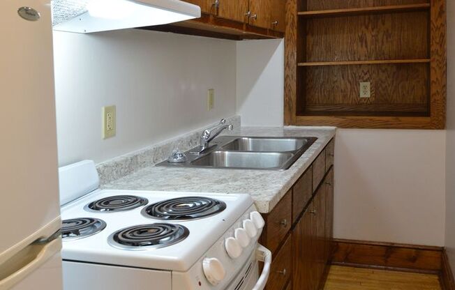 1 bed, 1 bath, 410 sqft, $845, Unit 22 - 30