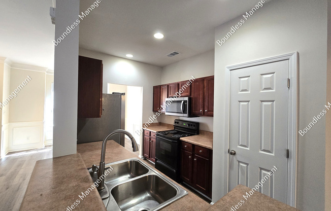 250 AMAL DR SW