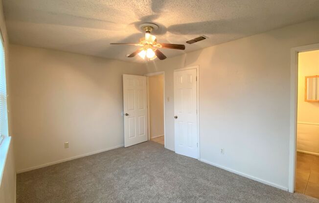 3 beds, 2 baths, $1,250