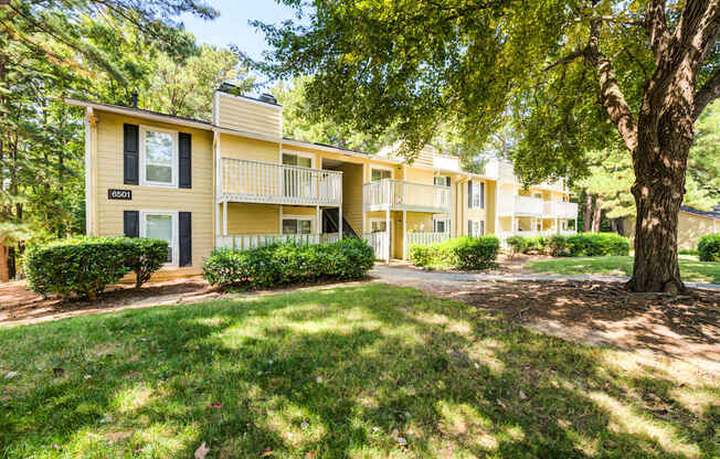 Welcome To Laurel Oaks Apartments in North Raleigh