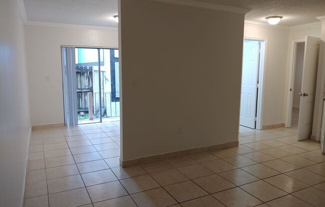 658 NW 1 ST