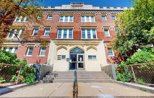 2 beds, 1 bath, 800 sqft, $3,295, Unit 5