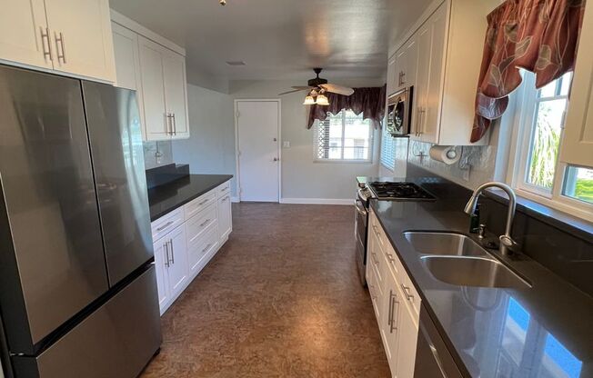 Remodeled 2 BR 2BA House with Solar included!