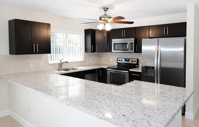 3BED/2BATH house with Large fenced backyard and split floorplan!