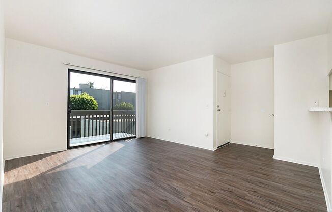 1 bed, 1 bath, 799 sqft, $2,000, Unit 117