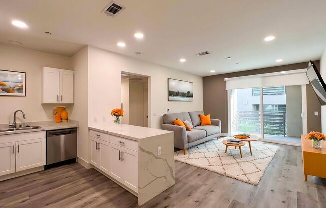 1 bed, 1 bath, 665 sqft, $2,295, Unit 2201