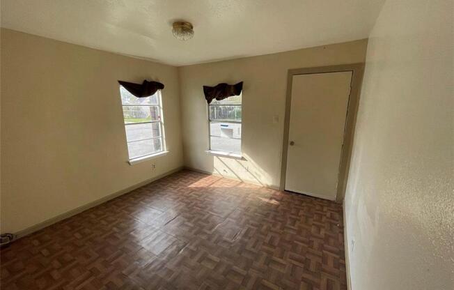 3202 HINTON BLVD