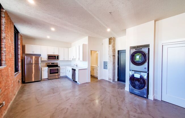 Studio, 1 bath, 475 sqft, $920, Unit B212