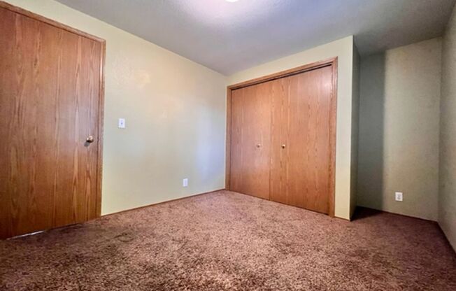 2 beds, 1 bath, 924 sqft, $1,350, Unit 835-101