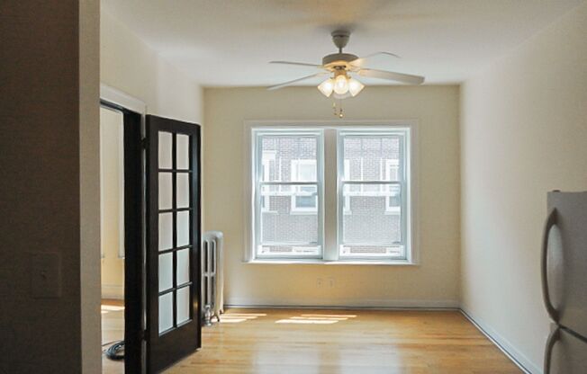 2 beds, 1 bath, 920 sqft, $1,975, Unit 2008-2