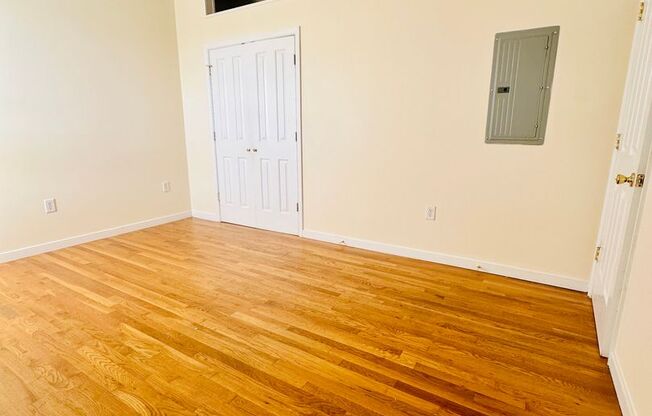 1 bed, 1 bath, $1,095, Unit Apt. A