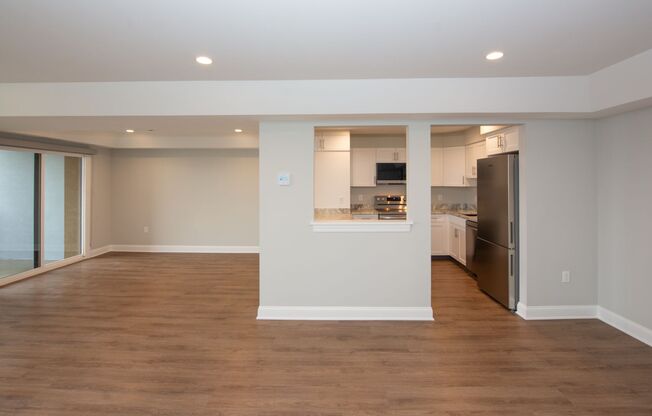 2 beds, 1.5 baths, 1,100 sqft, $2,955, Unit 202L