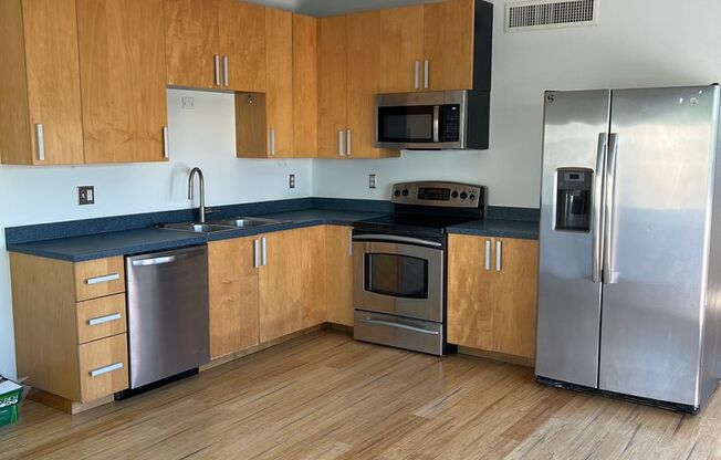 1 bed, 1 bath, $1,199, Unit Unit 121