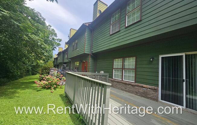 Gorgeous 3Bd / 2Ba Immaculate Townhome / Upgrades Galore / Great Location