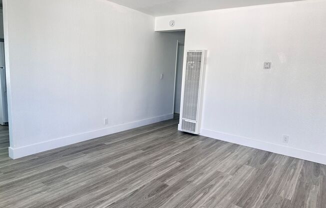 2 beds, 1 bath, 800 sqft, $2,300, Unit D