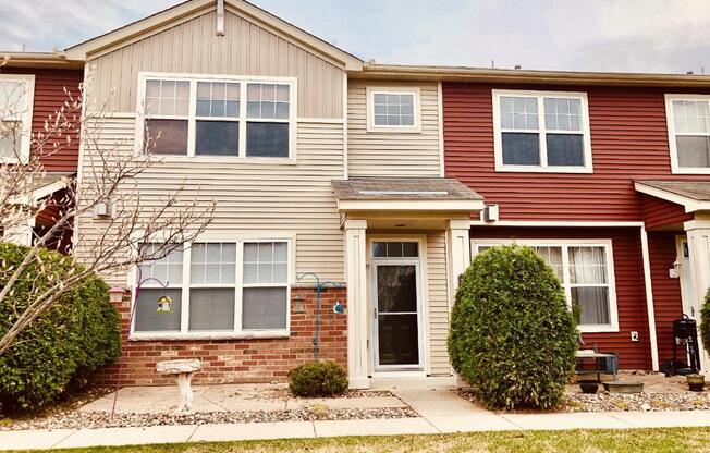 3Bed*2.5Bath plus loft*1767SqFt. Great Amenities! Avail Aug 1