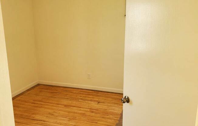 1 bed, 1 bath, $2,095, Unit 12609