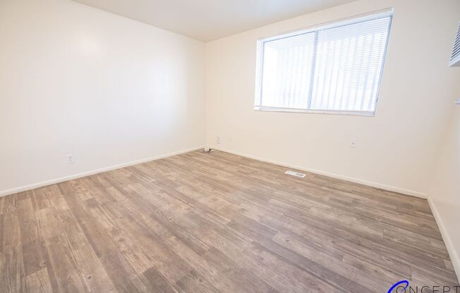 2 beds, 1 bath, 700 sqft, $1,349, Unit 33