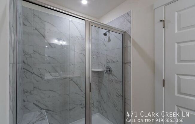 471 CLARK CRK LN