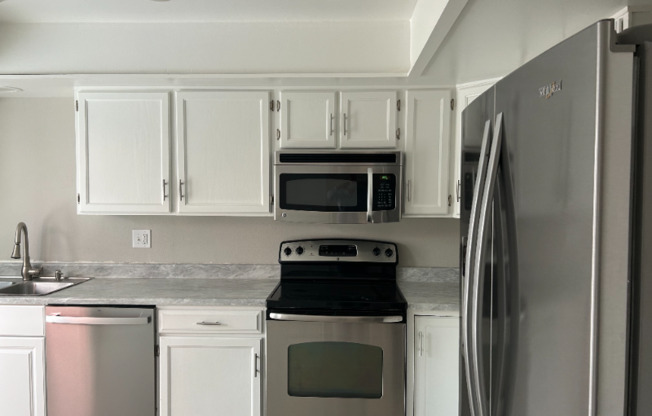 472 W ROCKRIMMON BLVD