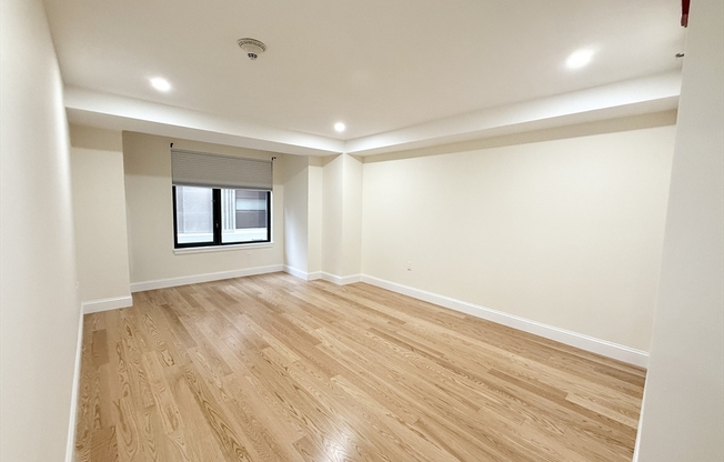 2 beds, 2 baths, 1,424 sqft, $4,950, Unit 404