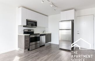 UPTOWN Rehabbed 1 Bed 1 Bath By LAKE AND RED LINE