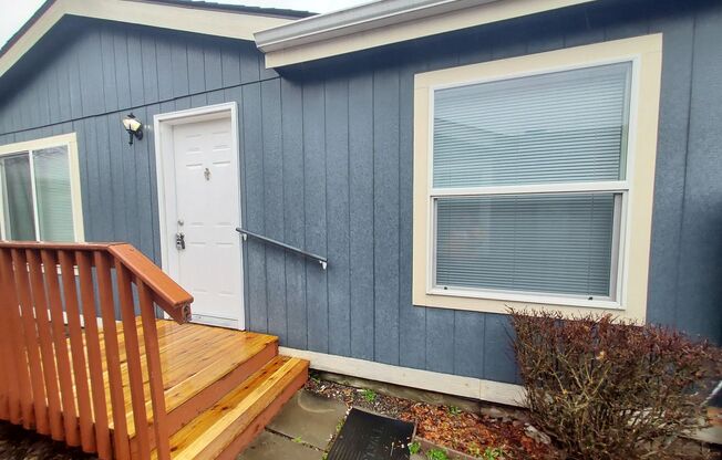 Available Now 3 bedroom, 2bath!!